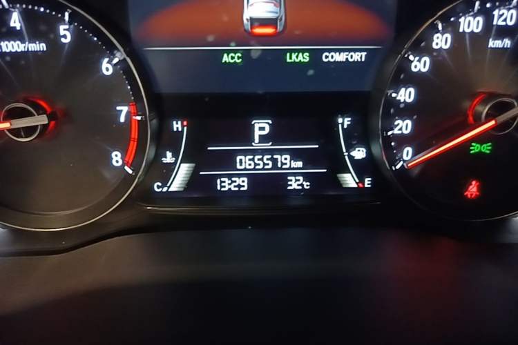 Used Honda Avancier 2017 370TURBO Four-Wheel Drive Supreme Edition Odometer Close Up