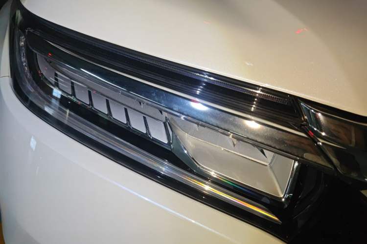 Used Honda Avancier 2017 370TURBO 2WD Luxury Edition Right Front Headlight