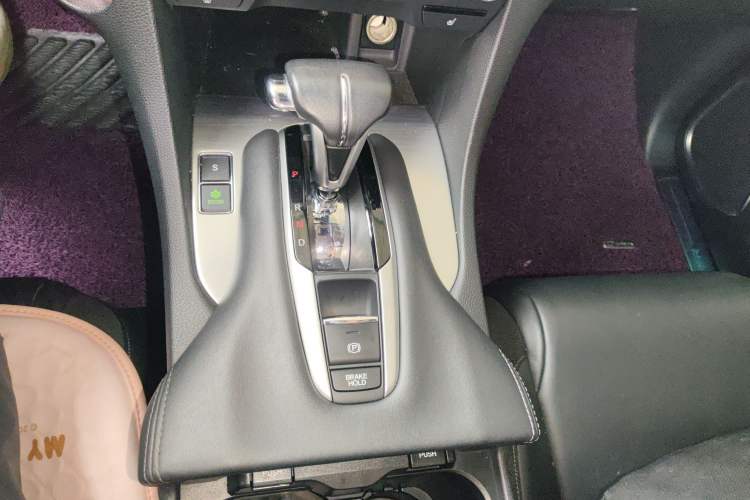 Used Honda Avancier 2017 240TURBO Two-Wheel Drive Premium Edition Gear Lever