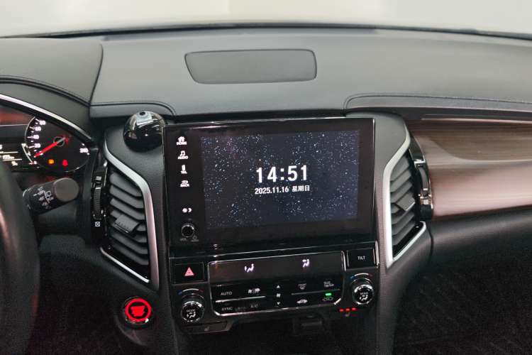 Used Honda Avancier 2017 240TURBO Two-Wheel Drive Premium Edition Audio And AC Panel
