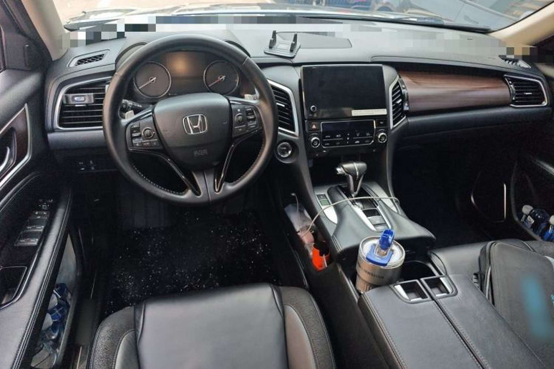 Used Honda Avancier 2017 240TURBO Two-Wheel Drive Premium Edition Center Console