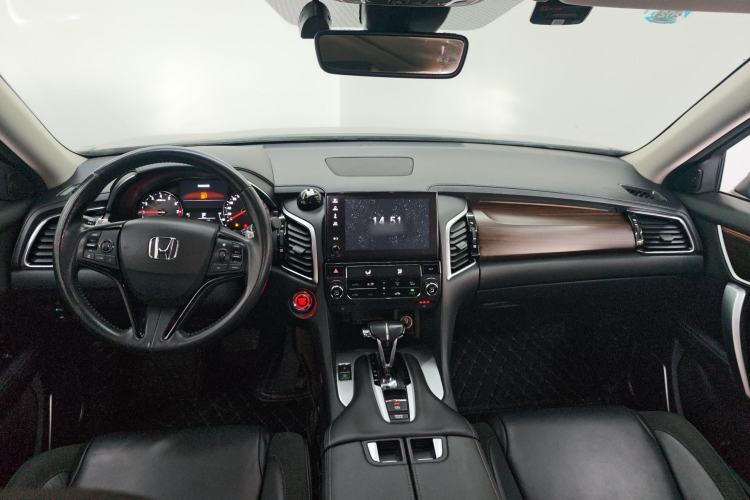 Used Honda Avancier 2017 240TURBO Two-Wheel Drive Premium Edition Center Console