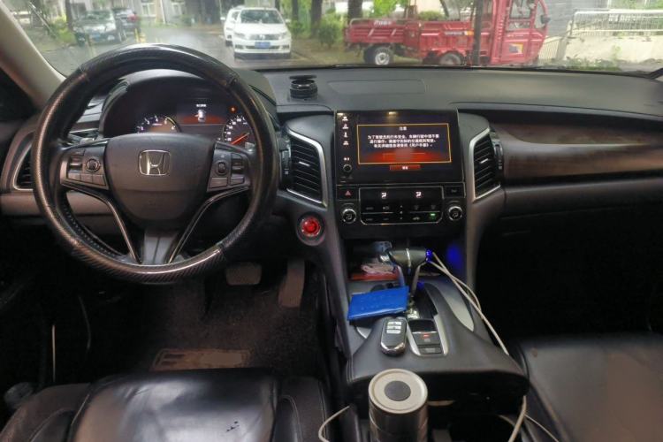 Used Honda Avancier 2017 240TURBO Two-Wheel Drive Comfort Version Center Console