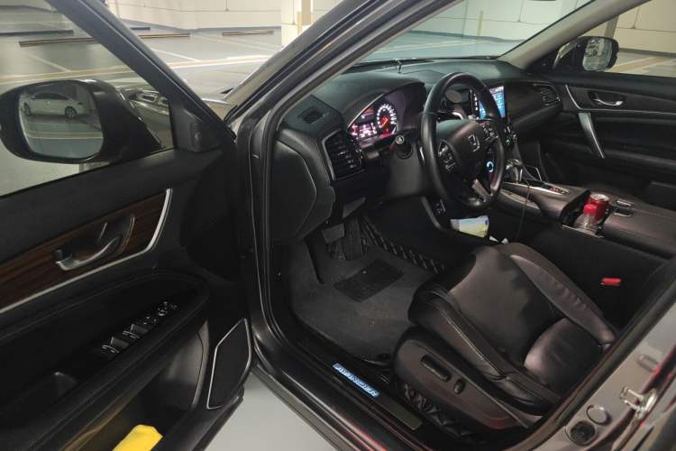 Used Honda Avancier 2017 240TURBO Two-Wheel Drive Luxury Edition Driver Seat