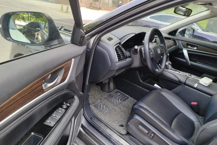 Used Honda Avancier 2017 240TURBO Two-Wheel Drive Premium Edition Driver Seat