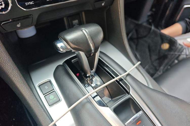 Used Honda Avancier 2017 240TURBO Two-Wheel Drive Premium Edition Gear Lever
