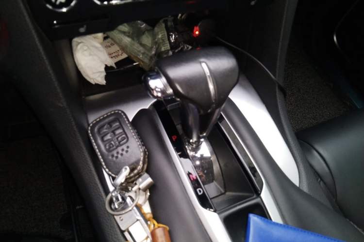 Used Honda Avancier 2017 240TURBO Two-Wheel Drive Premium Edition Gear Lever