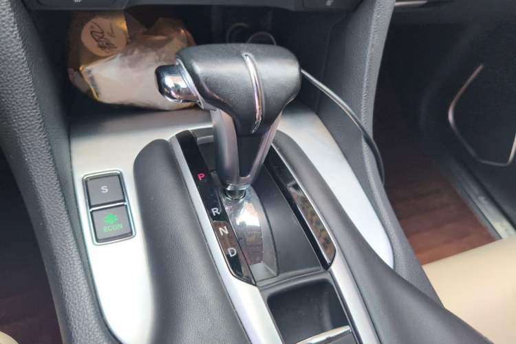 Used Honda Avancier 2017 240TURBO Two-Wheel Drive Premium Edition Gear Lever
