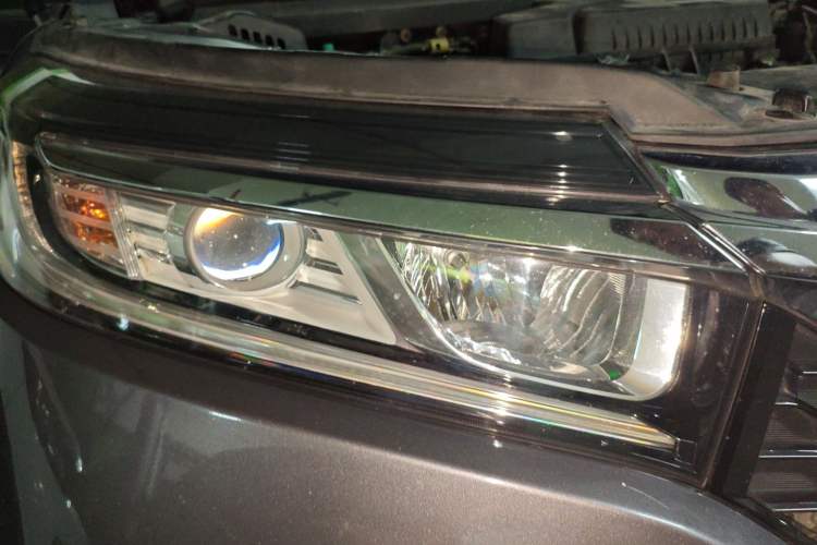 Used Honda Avancier 2017 240TURBO Two-Wheel Drive Luxury Edition Right Front Headlight