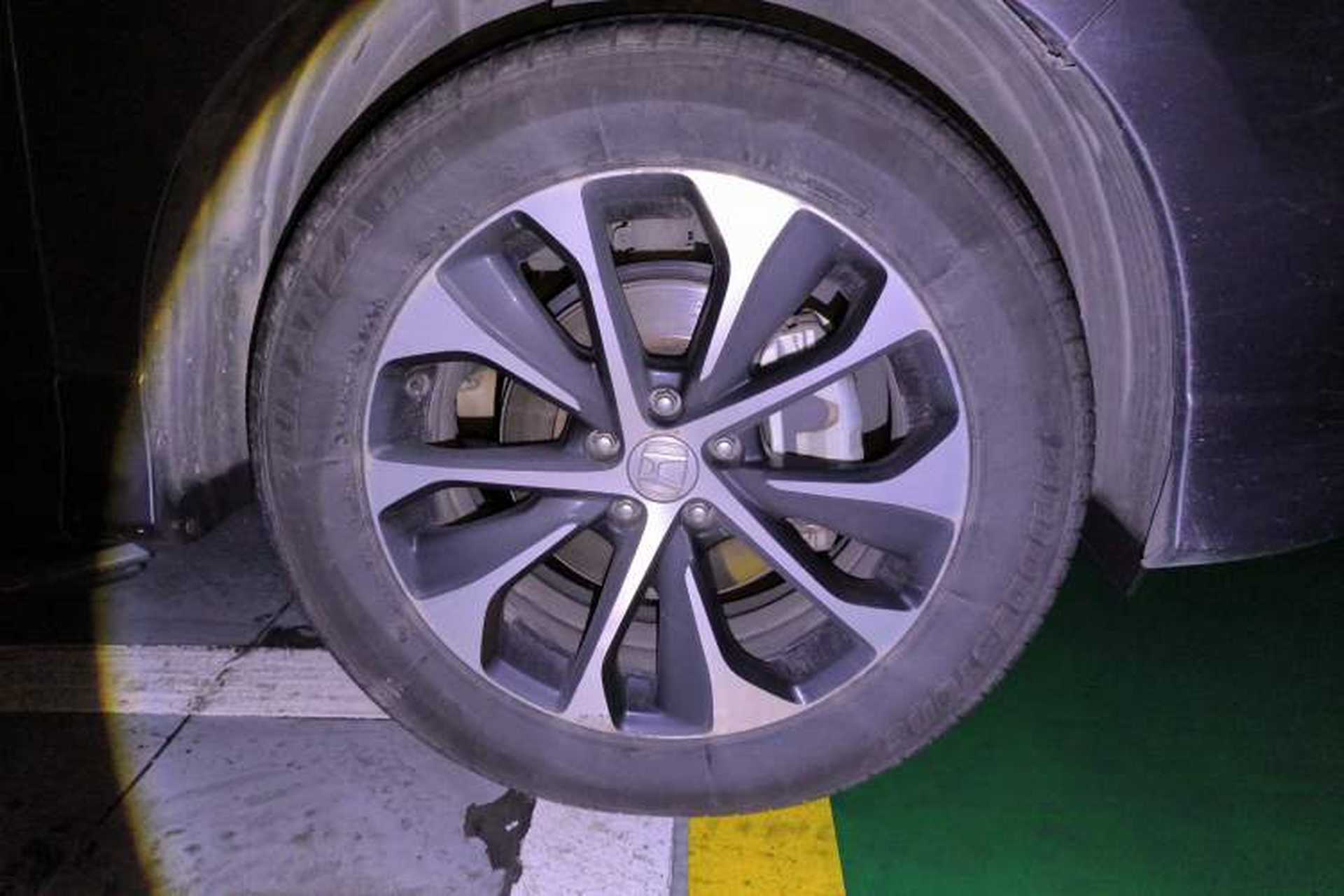 Used Honda Avancier 2017 240TURBO Two-Wheel Drive Premium Edition Right Front Wheel Hub