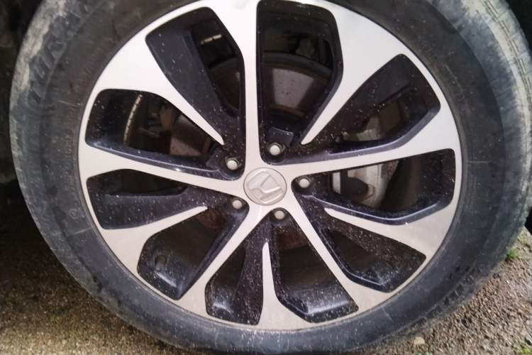 Used Honda Avancier 2017 240TURBO Two-Wheel Drive Premium Edition Right Front Wheel Hub