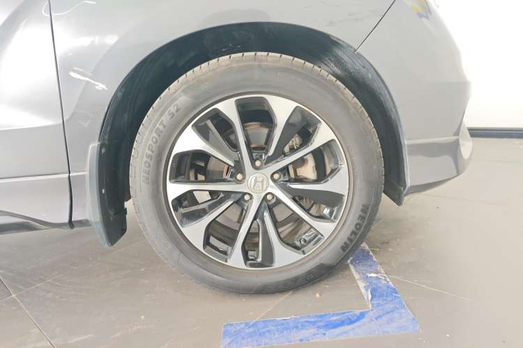 Used Honda Avancier 2017 240TURBO Two-Wheel Drive Premium Edition Right Front Wheel Hub