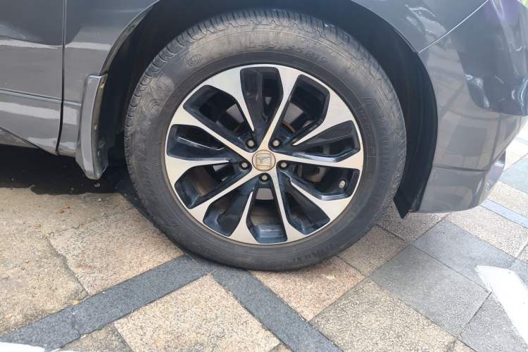 Used Honda Avancier 2017 240TURBO Two-Wheel Drive Premium Edition Right Front Wheel Hub