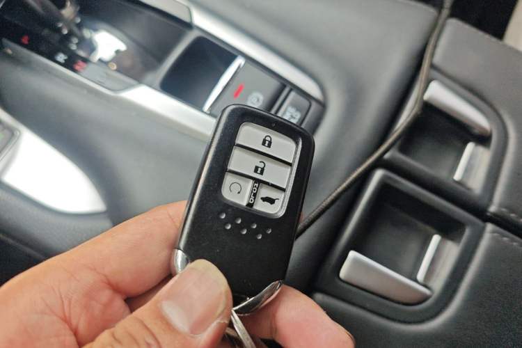 Used Honda Avancier 2017 240TURBO Two-Wheel Drive Premium Edition Vehicle Key