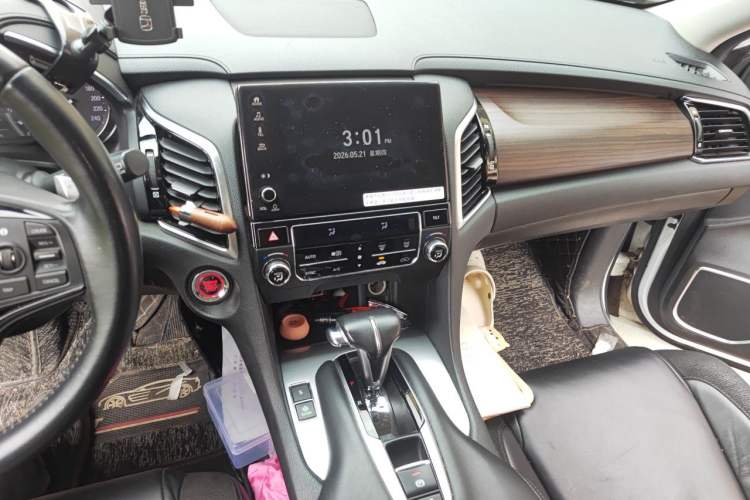 Used Honda Avancier 2017 240TURBO Two-Wheel Drive Comfort Version Audio And AC Panel