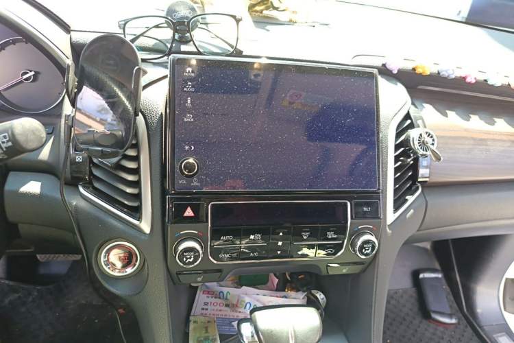 Used Honda Avancier 2017 240TURBO Two-Wheel Drive Premium Edition Audio And AC Panel