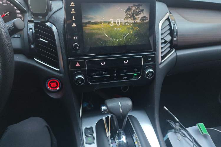 Used Honda Avancier 2017 240TURBO Two-Wheel Drive Elite Edition Audio And AC Panel