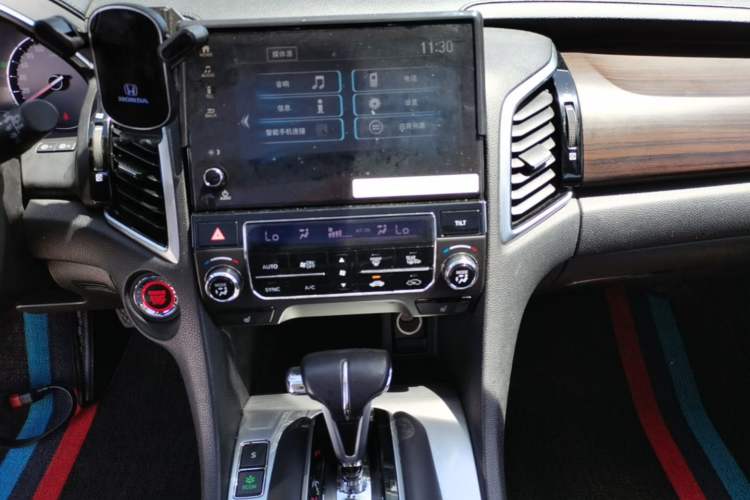 Used Honda Avancier 2017 240TURBO Two-Wheel Drive Luxury Edition Audio And AC Panel