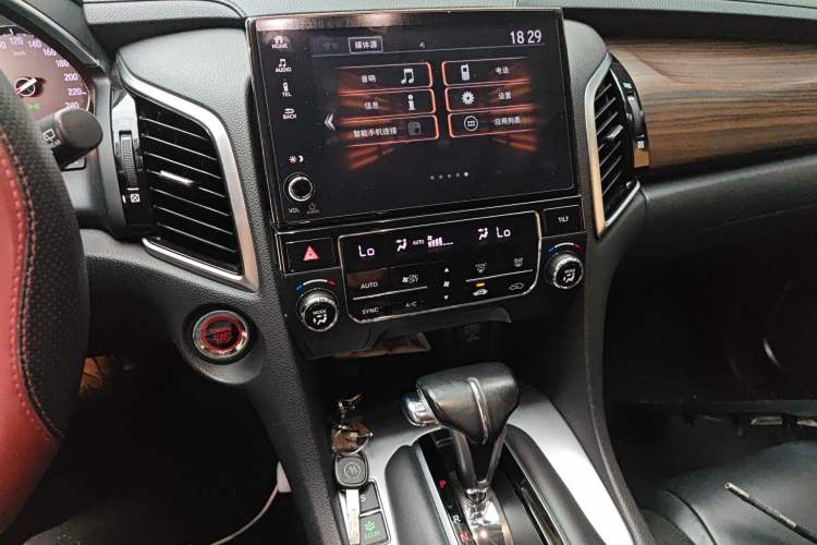 Used Honda Avancier 2017 240TURBO Two-Wheel Drive Comfort Version Audio And AC Panel