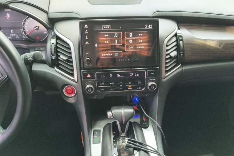 Used Honda Avancier 2017 240TURBO Two-Wheel Drive Luxury Edition Audio And AC Panel