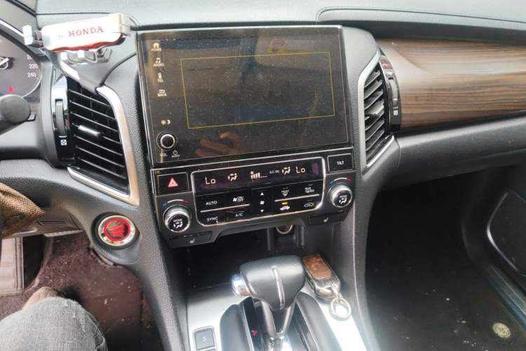 Used Honda Avancier 2017 240TURBO Two-Wheel Drive Premium Edition Audio And AC Panel