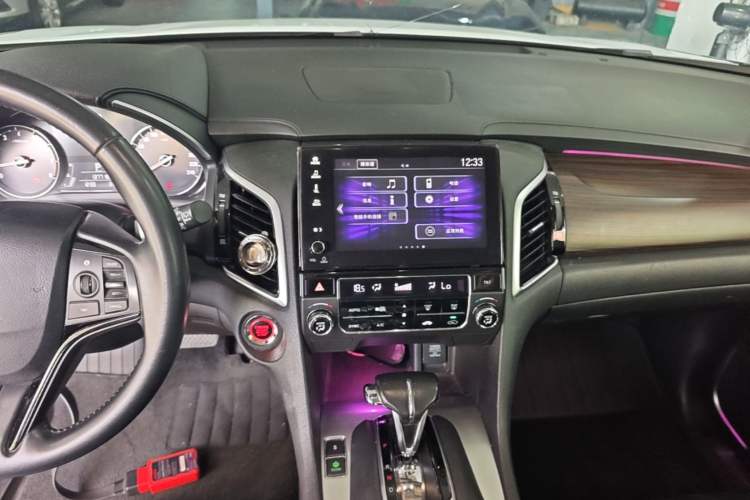 Used Honda Avancier 2017 240TURBO Two-Wheel Drive Comfort Version Audio And AC Panel