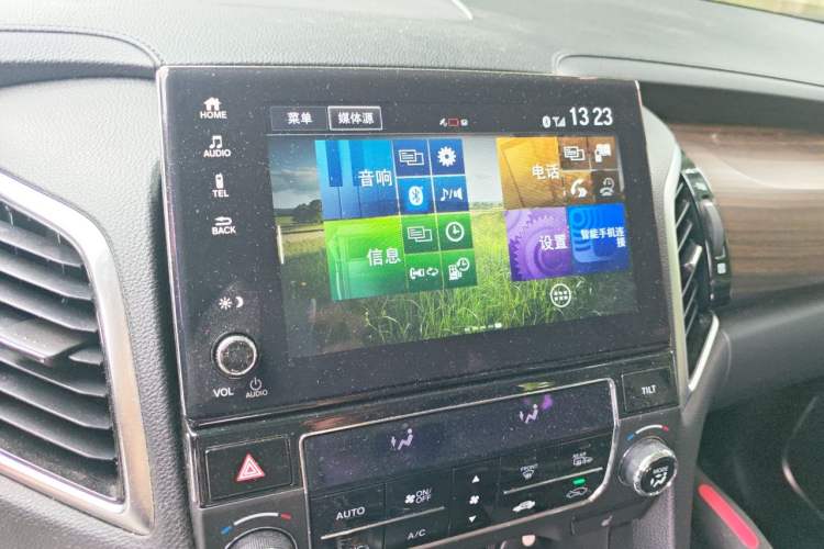 Used Honda Avancier 2017 240TURBO Two-Wheel Drive Luxury Edition Audio And AC Panel