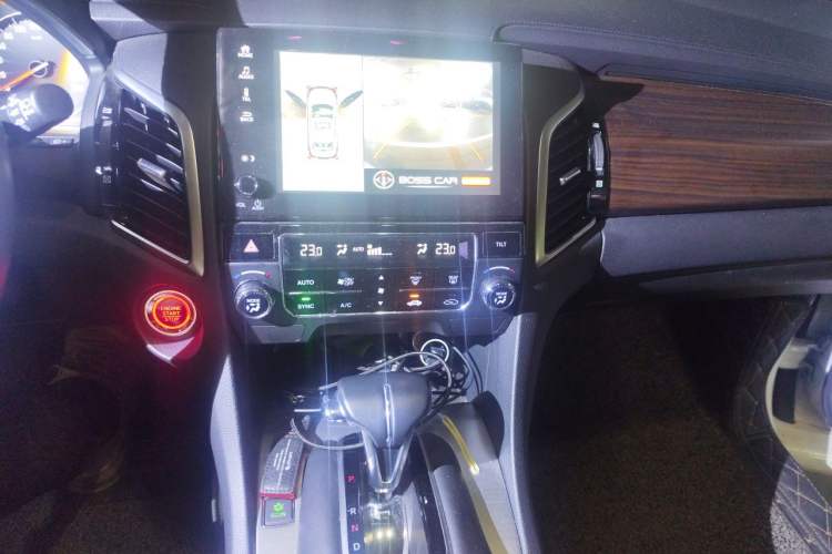 Used Honda Avancier 2017 240TURBO Two-Wheel Drive Comfort Version Audio And AC Panel