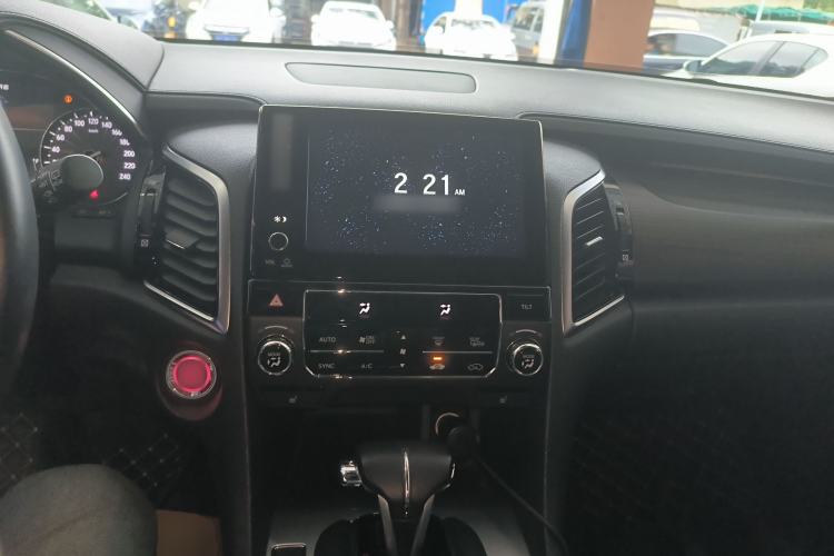 Used Honda Avancier 2017 240TURBO Two-Wheel Drive Premium Edition Center Console