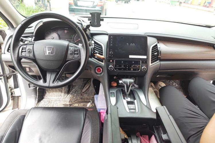Used Honda Avancier 2017 240TURBO Two-Wheel Drive Comfort Version Center Console
