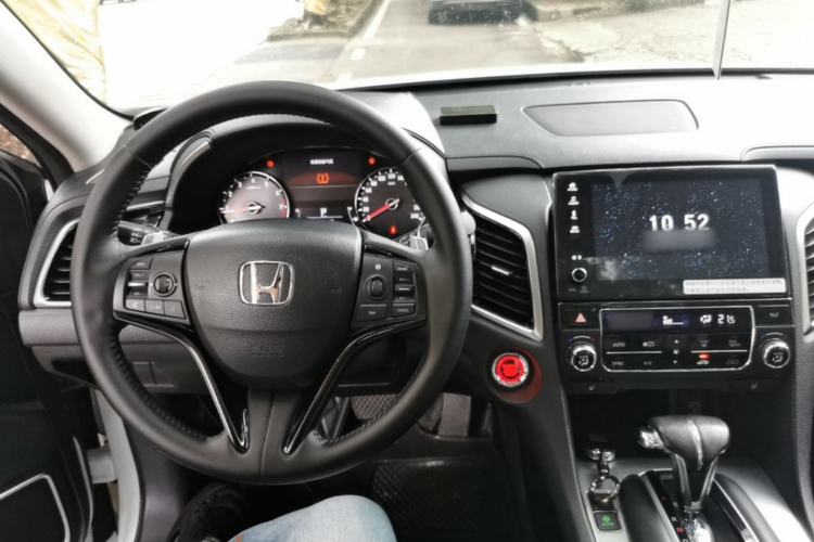 Used Honda Avancier 2017 240TURBO Two-Wheel Drive Luxury Edition Center Console