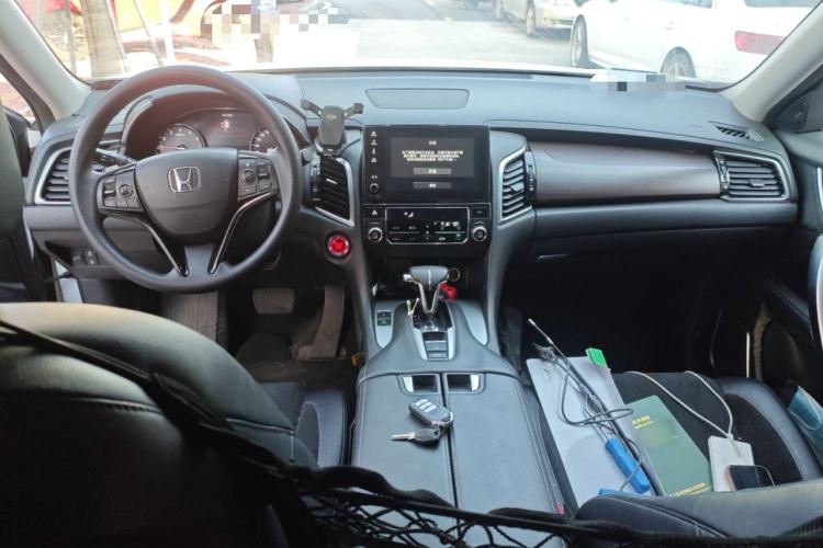 Used Honda Avancier 2017 240TURBO Two-Wheel Drive Elite Edition Center Console