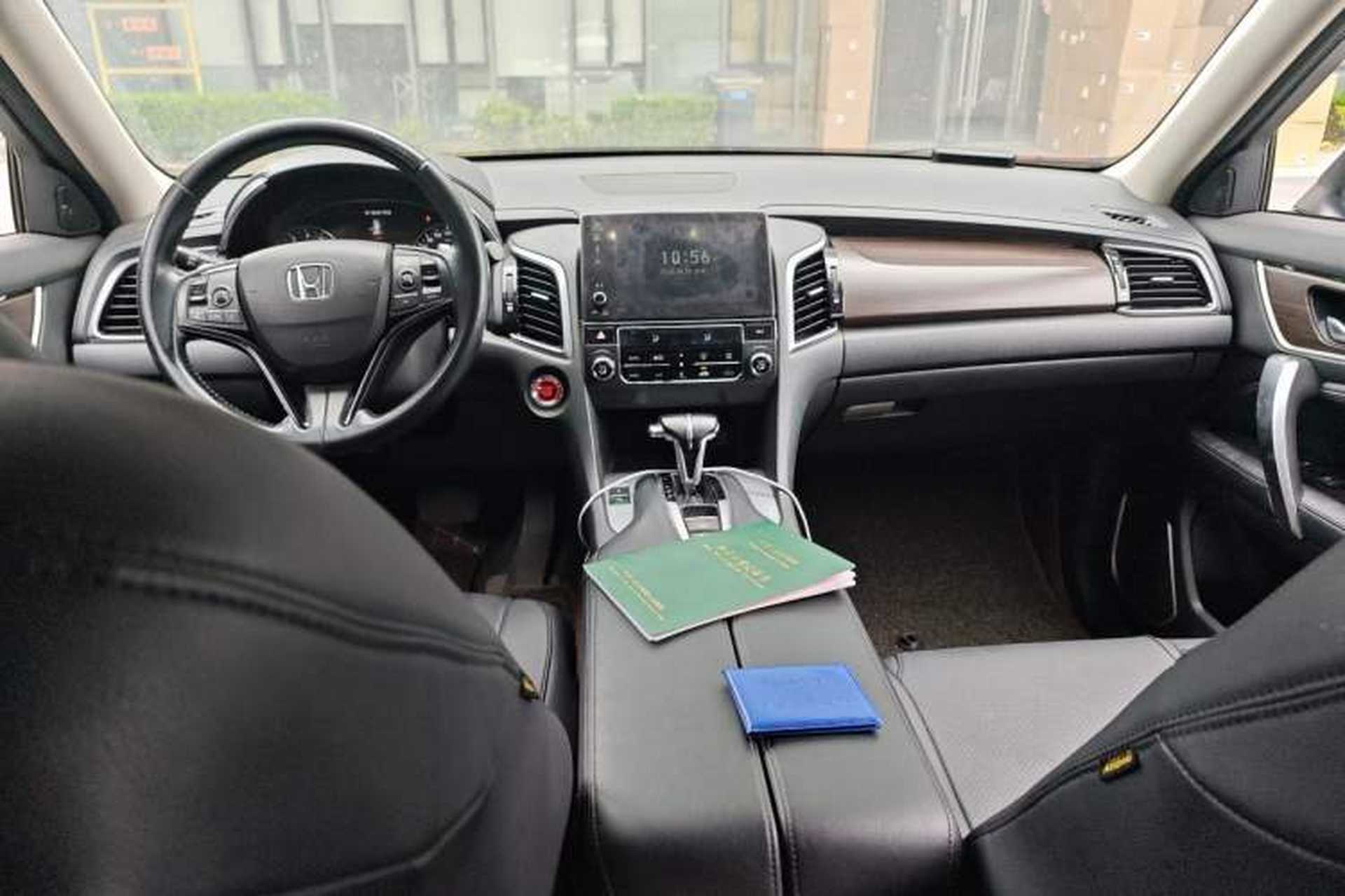Used Honda Avancier 2017 240TURBO Two-Wheel Drive Comfort Version Center Console