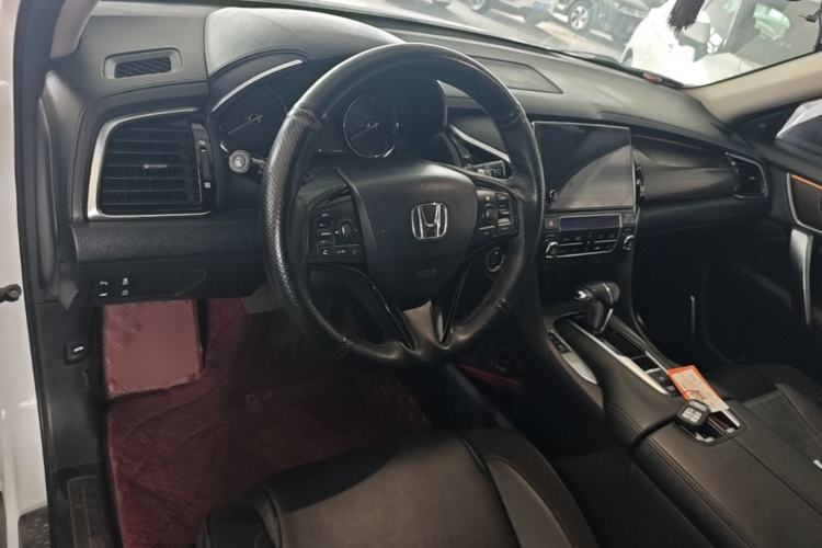 Used Honda Avancier 2017 240TURBO Two-Wheel Drive Premium Edition Center Console