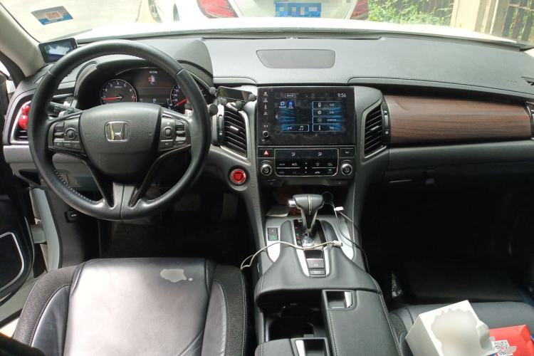 Used Honda Avancier 2017 240TURBO Two-Wheel Drive Luxury Edition Center Console