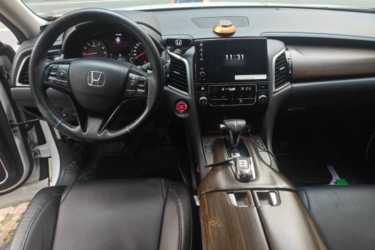 Used Honda Avancier 2017 240TURBO Two-Wheel Drive Elite Edition Center Console