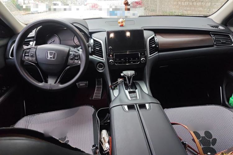Used Honda Avancier 2017 240TURBO Two-Wheel Drive Elite Edition Center Console
