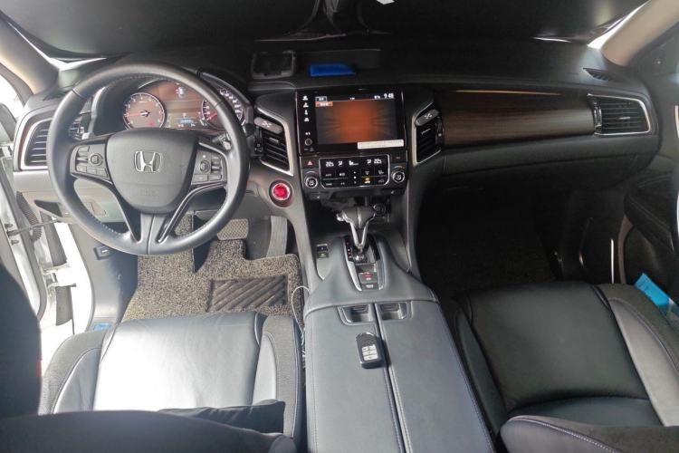 Used Honda Avancier 2017 240TURBO Two-Wheel Drive Premium Edition Center Console