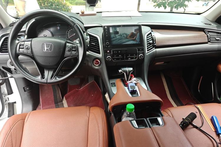 Used Honda Avancier 2017 240TURBO Two-Wheel Drive Comfort Version Center Console