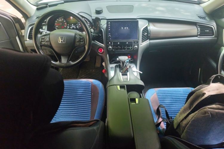 Used Honda Avancier 2017 240TURBO Two-Wheel Drive Elite Edition Center Console