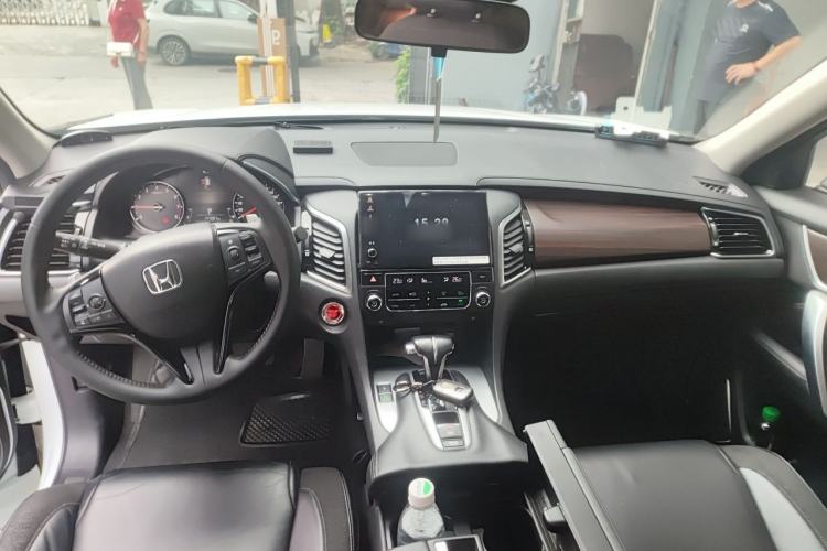 Used Honda Avancier 2017 240TURBO Two-Wheel Drive Luxury Edition Center Console