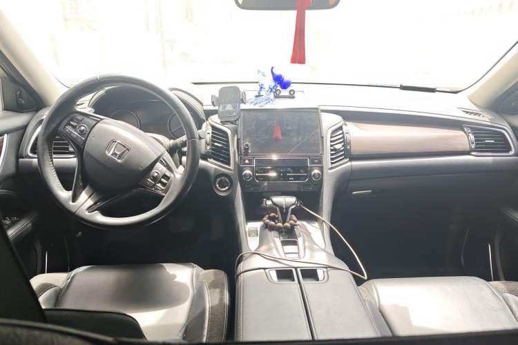Used Honda Avancier 2017 240TURBO Two-Wheel Drive Premium Edition Center Console