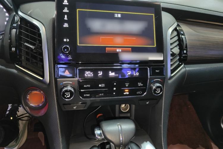 Used Honda Avancier 2017 240TURBO Two-Wheel Drive Premium Edition Center Console