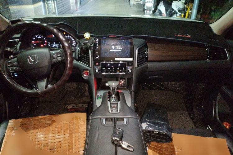 Used Honda Avancier 2017 240TURBO Two-Wheel Drive Elite Edition Center Console