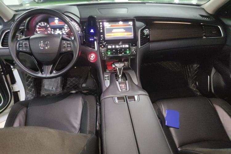 Used Honda Avancier 2017 240TURBO Two-Wheel Drive Premium Edition Center Console