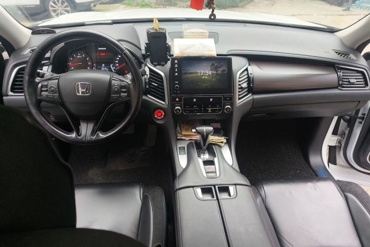 Used Honda Avancier 2017 240TURBO Two-Wheel Drive Comfort Version Center Console