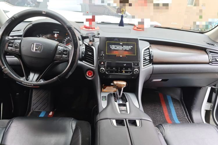 Used Honda Avancier 2017 240TURBO Two-Wheel Drive Luxury Edition Center Console