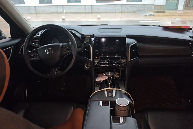 Used Honda Avancier 2017 240TURBO Two-Wheel Drive Premium Edition Center Console