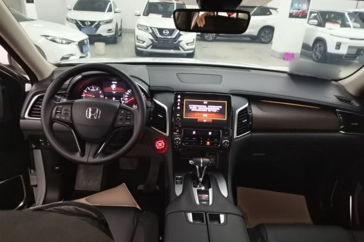 Used Honda Avancier 2017 240TURBO Two-Wheel Drive Premium Edition Center Console