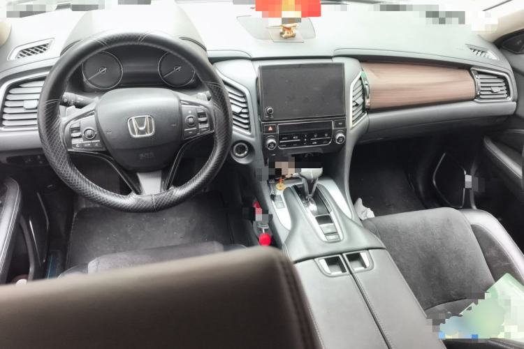 Used Honda Avancier 2017 240TURBO Two-Wheel Drive Elite Edition Center Console